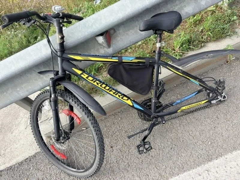 1) В Липецке грузовик сбил велосипедиста на трассе 🚲🤕