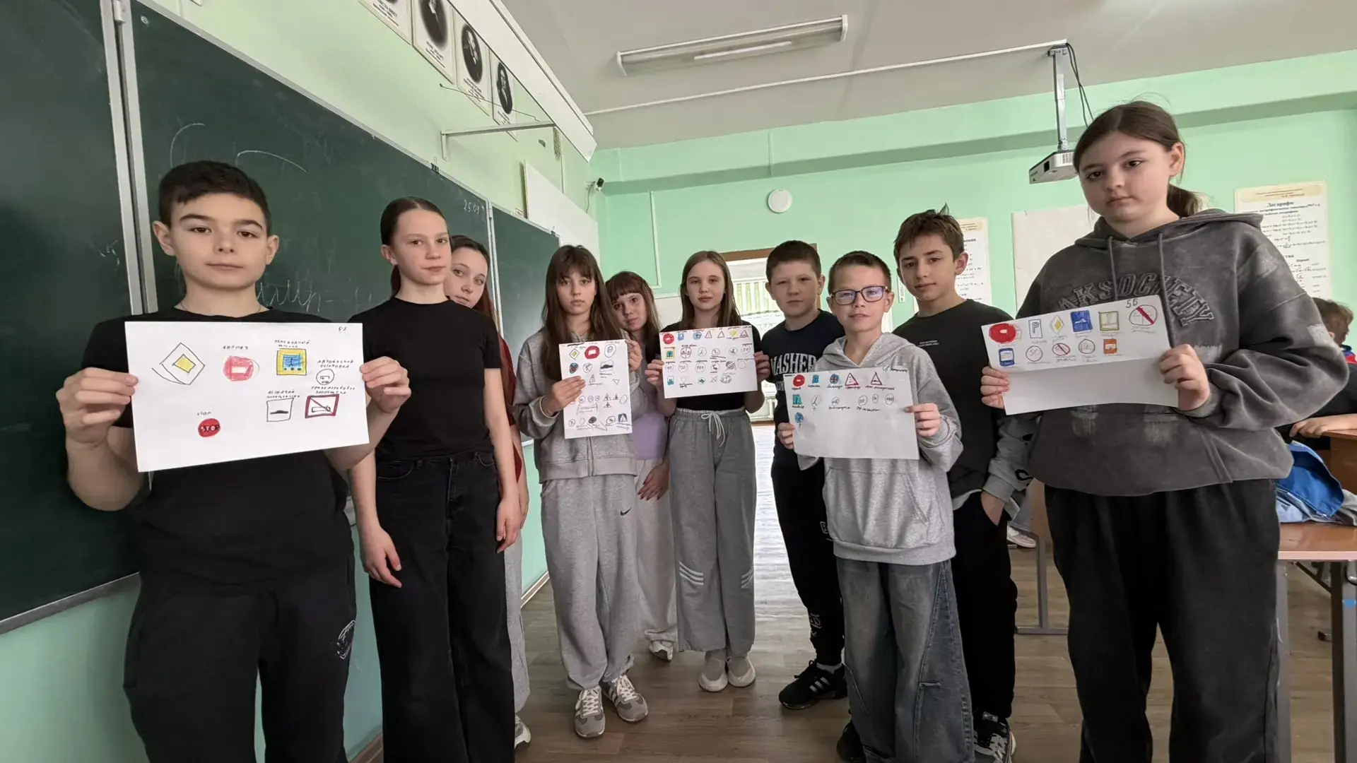 Насыщенный день сегодня прошел в пришкольном лагере в ходе отборочного этапа «Зарница 2.0».  Ребята 