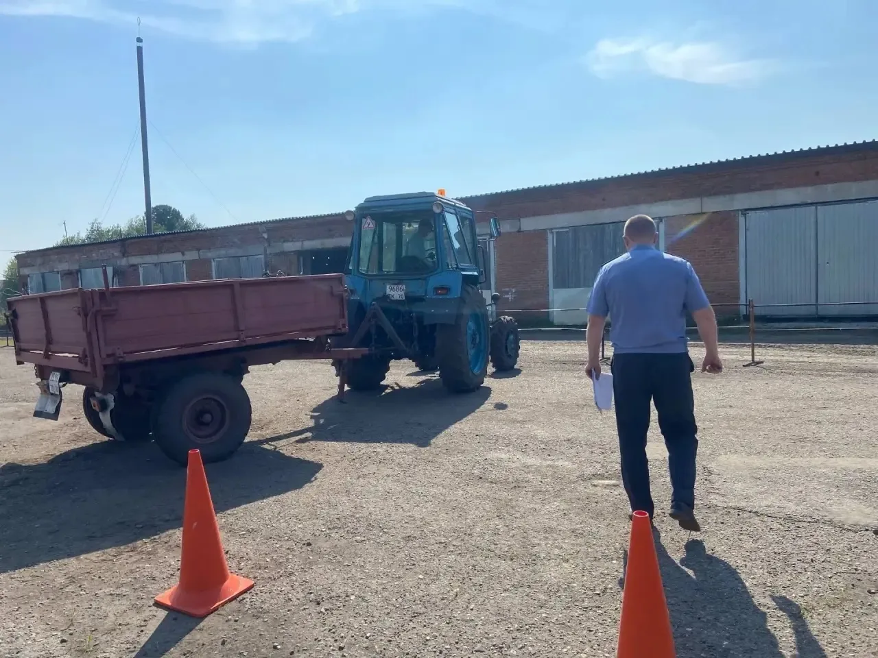 Выпускники сдали экзамен в Гостехнадзоре! 🚜

На минувшей неделе выпускники  сдали экзамены по управ
