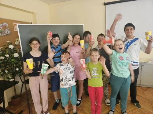 Сегодняшний день в нашем летнем лагере «Солнышко» был полностью посвящен творчеству вел...