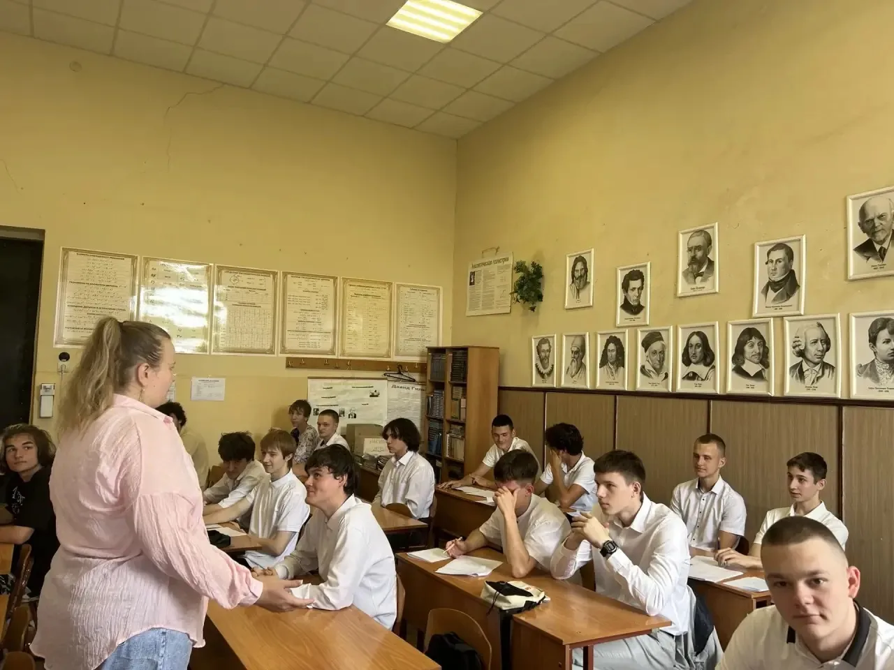 В преддверии Дня молодежи, студентов нашего колледжа посетила заместитель начальника отдела по работ