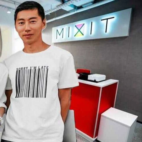 😲Ого! Гендиректора основателя косметического бренда MIXIT Олега Пая задержали в Москве...
