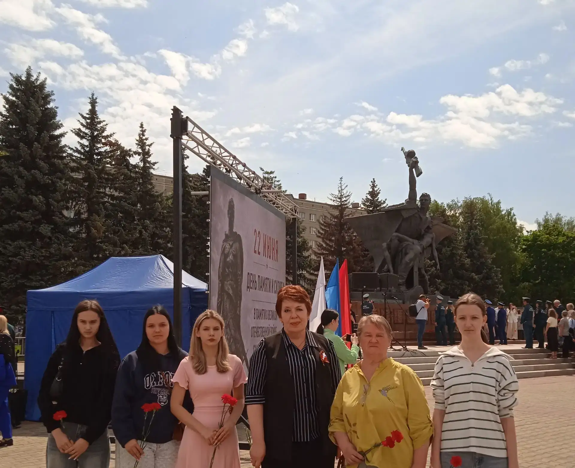 Сегодня, 22 июня 2026 года, в День памяти и скорби, преподаватели и студенты Костромского колледжа б