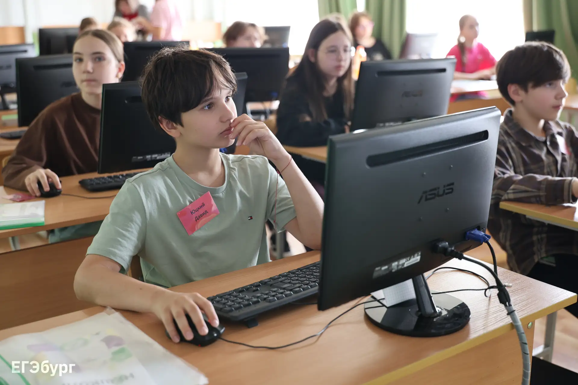 В НеШколе началась вторая смена! ✅

Двери ЕГЭбурга снова открыты для юных любителей научных приключе