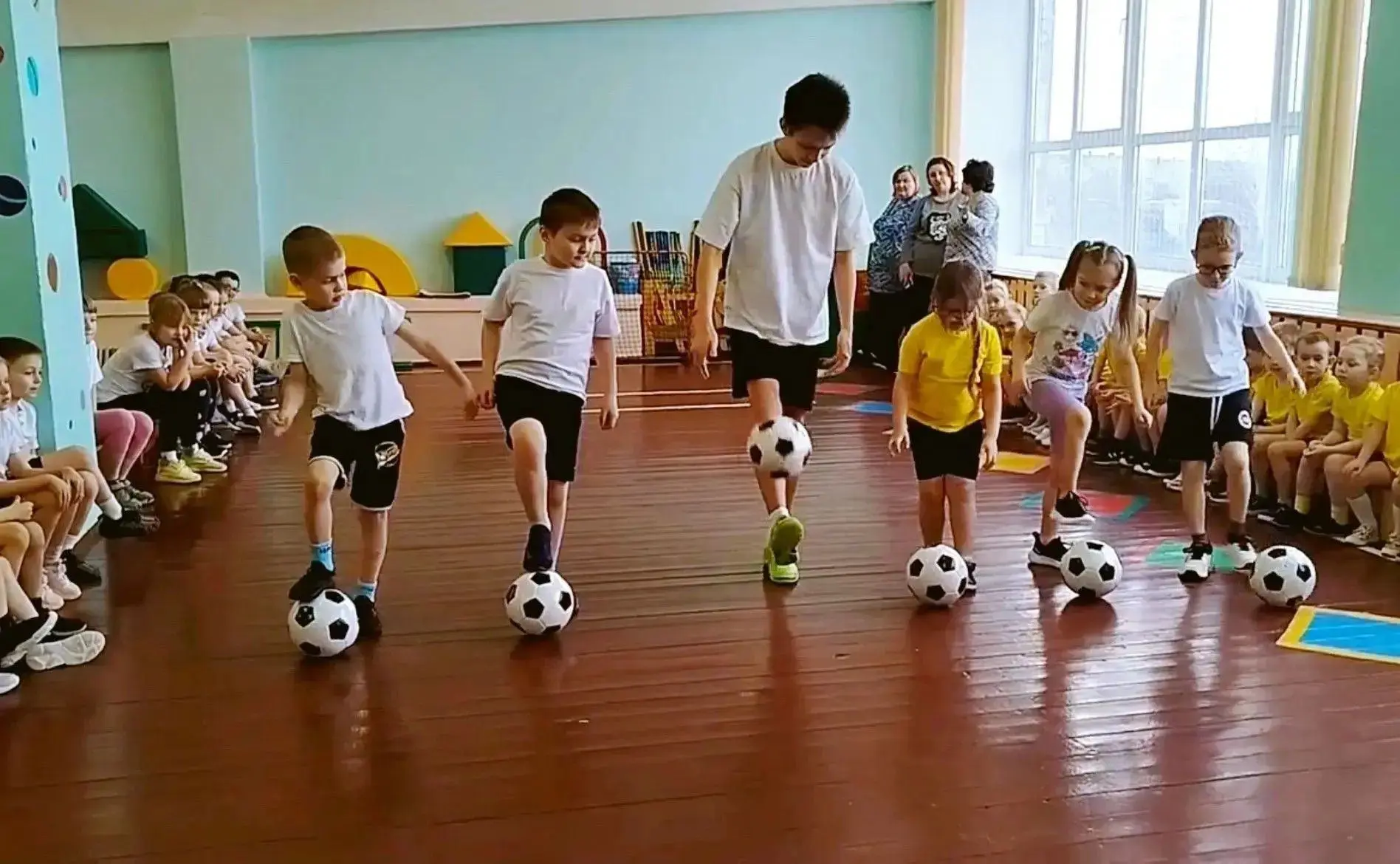 «АБВГДейка» - самый футбольный садик Архангельска