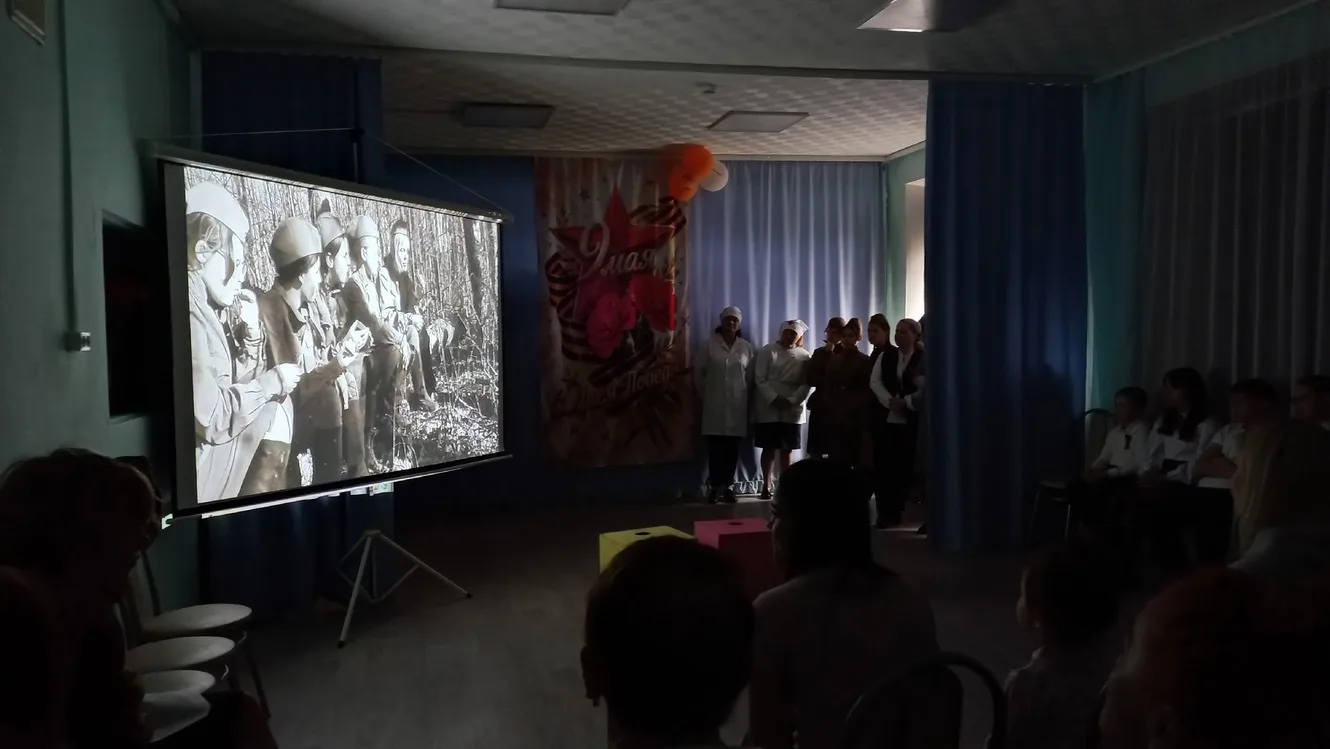 В канун Дня Победы воспитанники и сотрудники Тотемского центра помощи детям представили литературно-