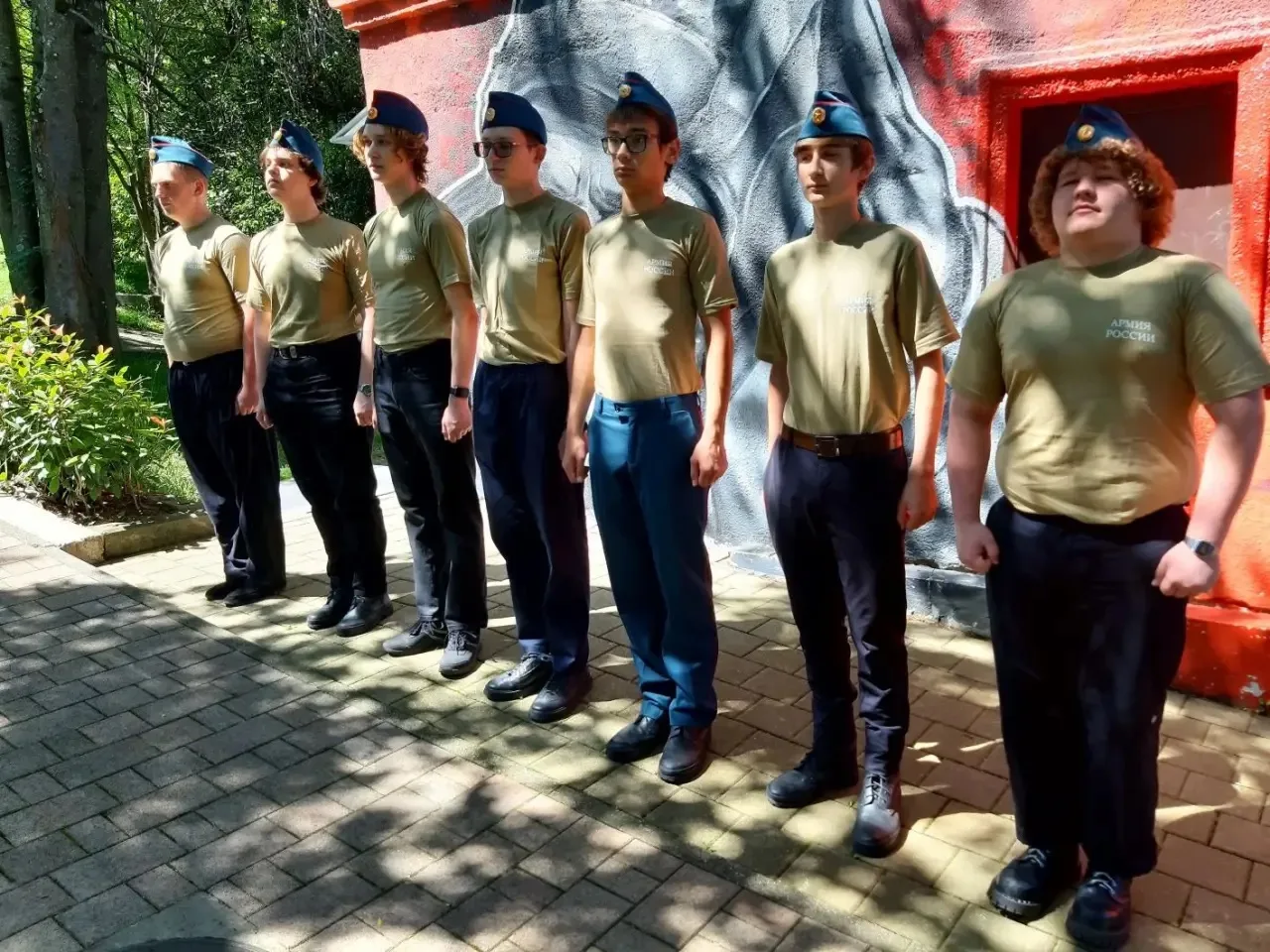📍13 июня для студентов Университетского колледжа СочиГУ был проведен подробный инструктаж по несени