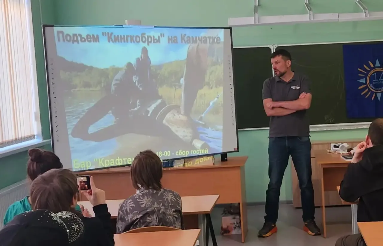 Сегодня в рамках программы школьного туристско-краеведческого клуба "Лётное поле" состоялась встреча