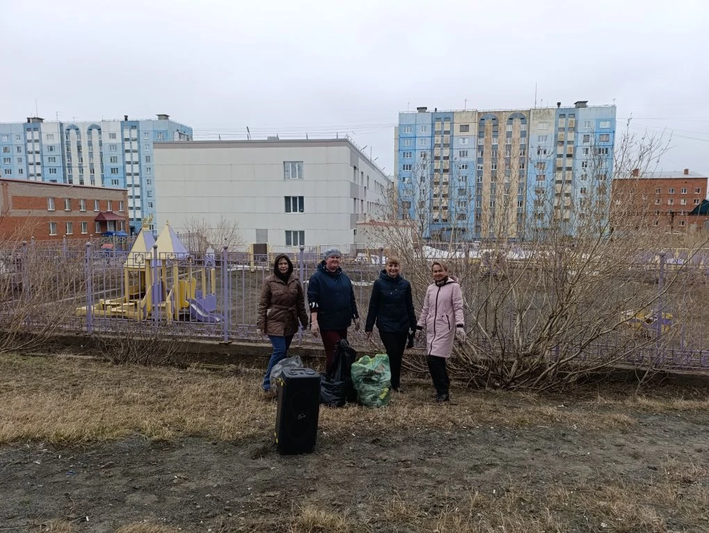 🧹👷‍♀️🌼 Начало июня в нашем детском саду — время добрых традиций! 🌼👷‍♂️