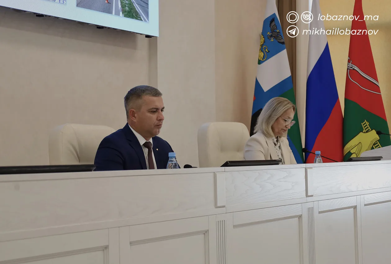 Подвели итоги июля и обсудили дальнейшие планы работы на расширенном совещании в администрации округ