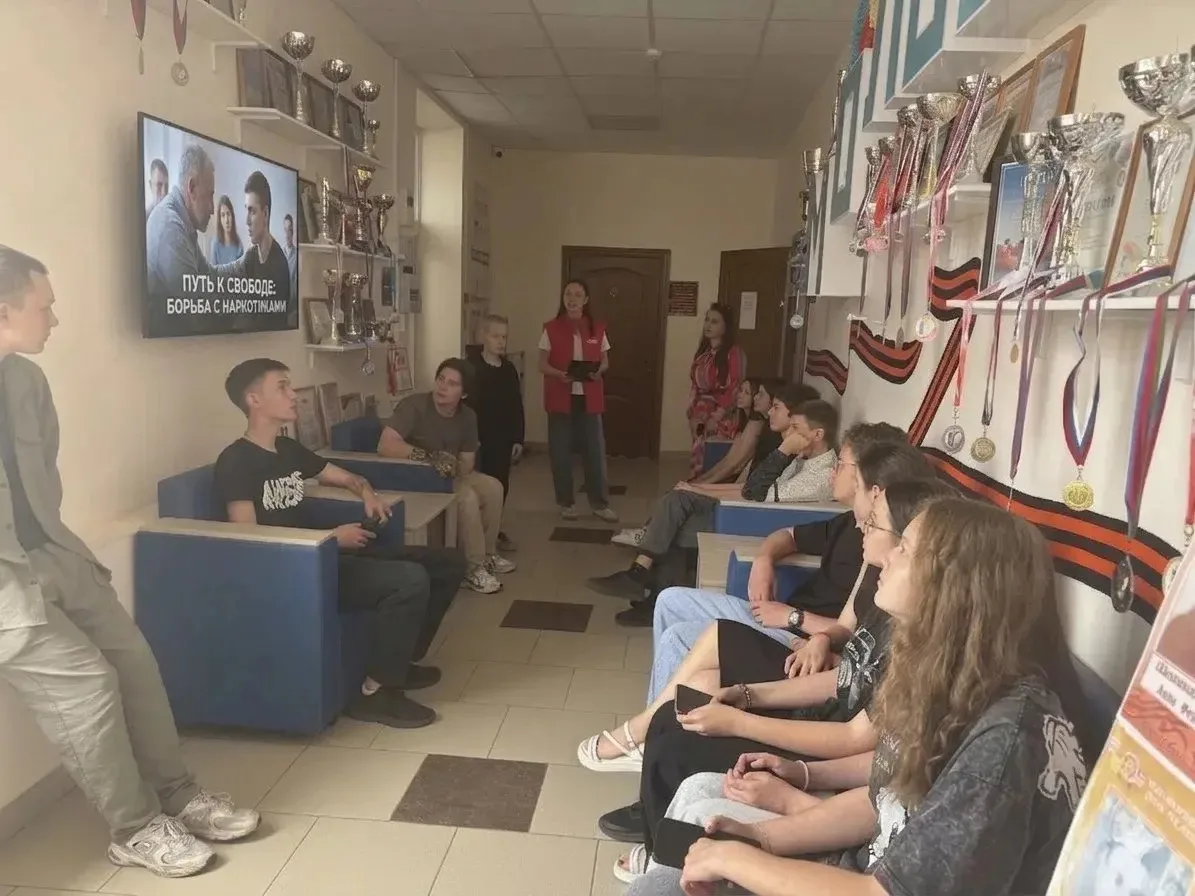 📽️ В рамках месячника антинарко в Новокубанском молодежном центре состоялся кинопоказ фильма «Путь 