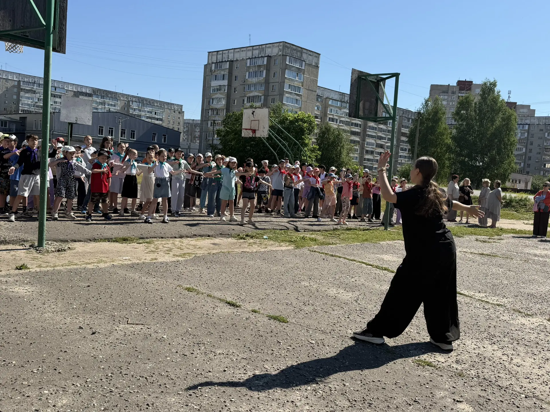 Утренняя зарядка дала заряд на весь день 💪  

После сытного завтрака отряды отправились в Республик