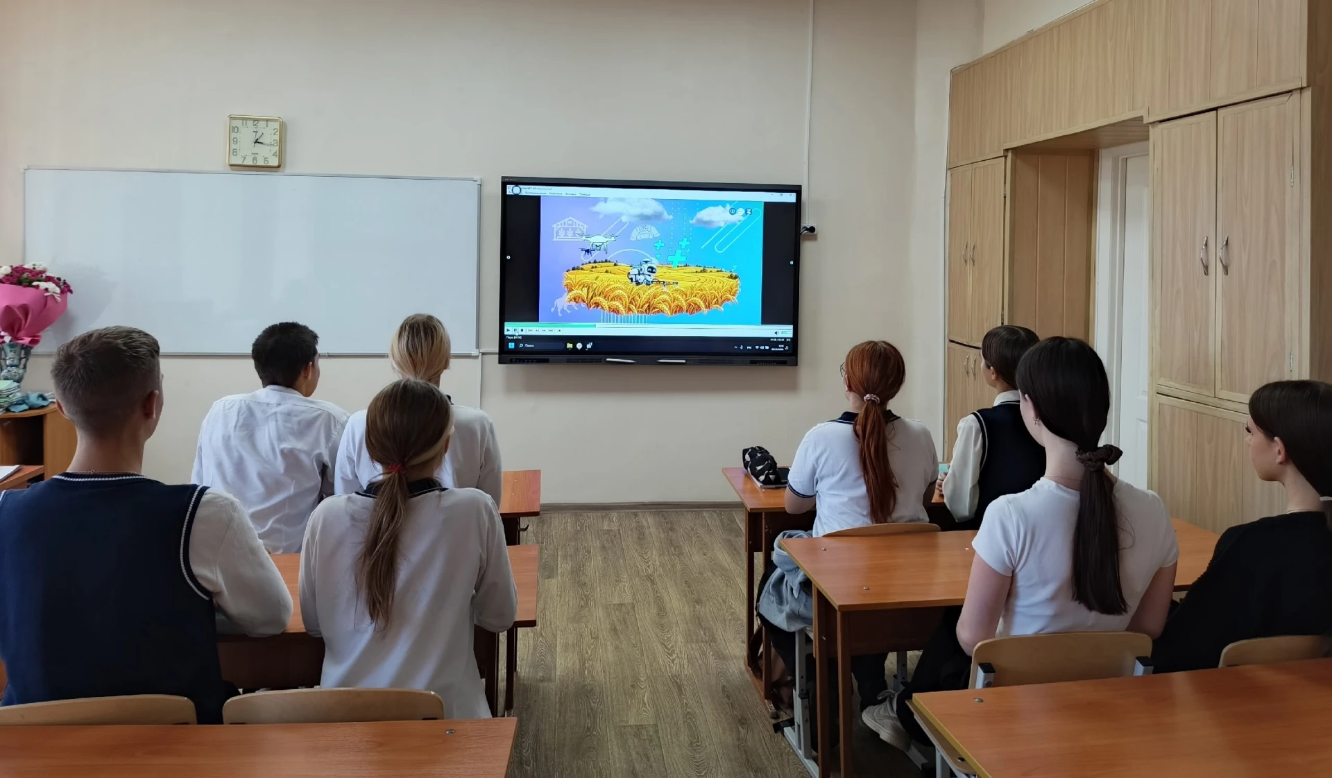 8 октября в рамках курса «Россия — мои горизонты» прошло занятие на тему «Россия аграрн...