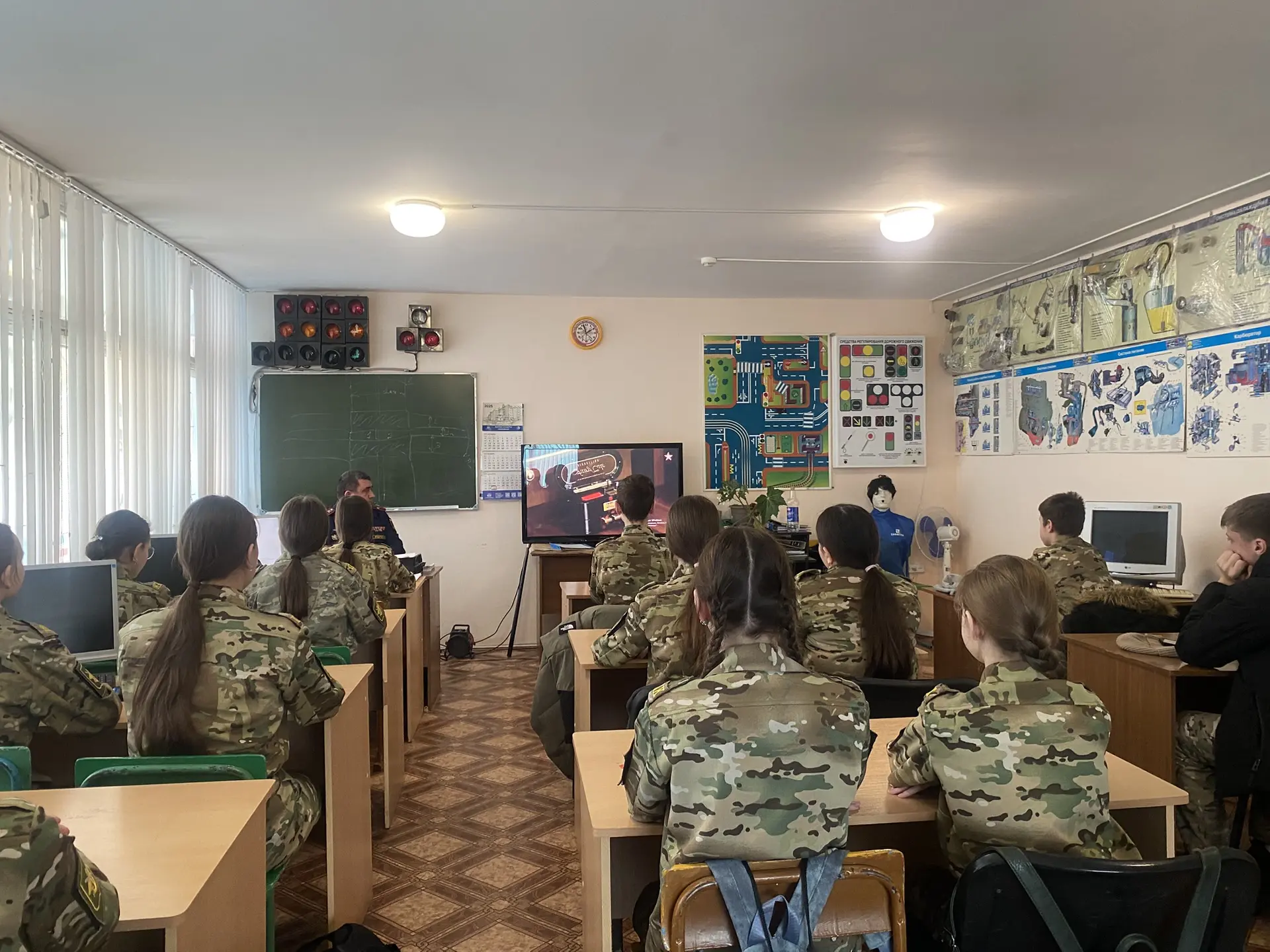 С Кадетами 1-го Юнармейского полка РБ имени М. Шаймуратова, учащимися 7 «Д» класса МОБУ СОШ с. Языко