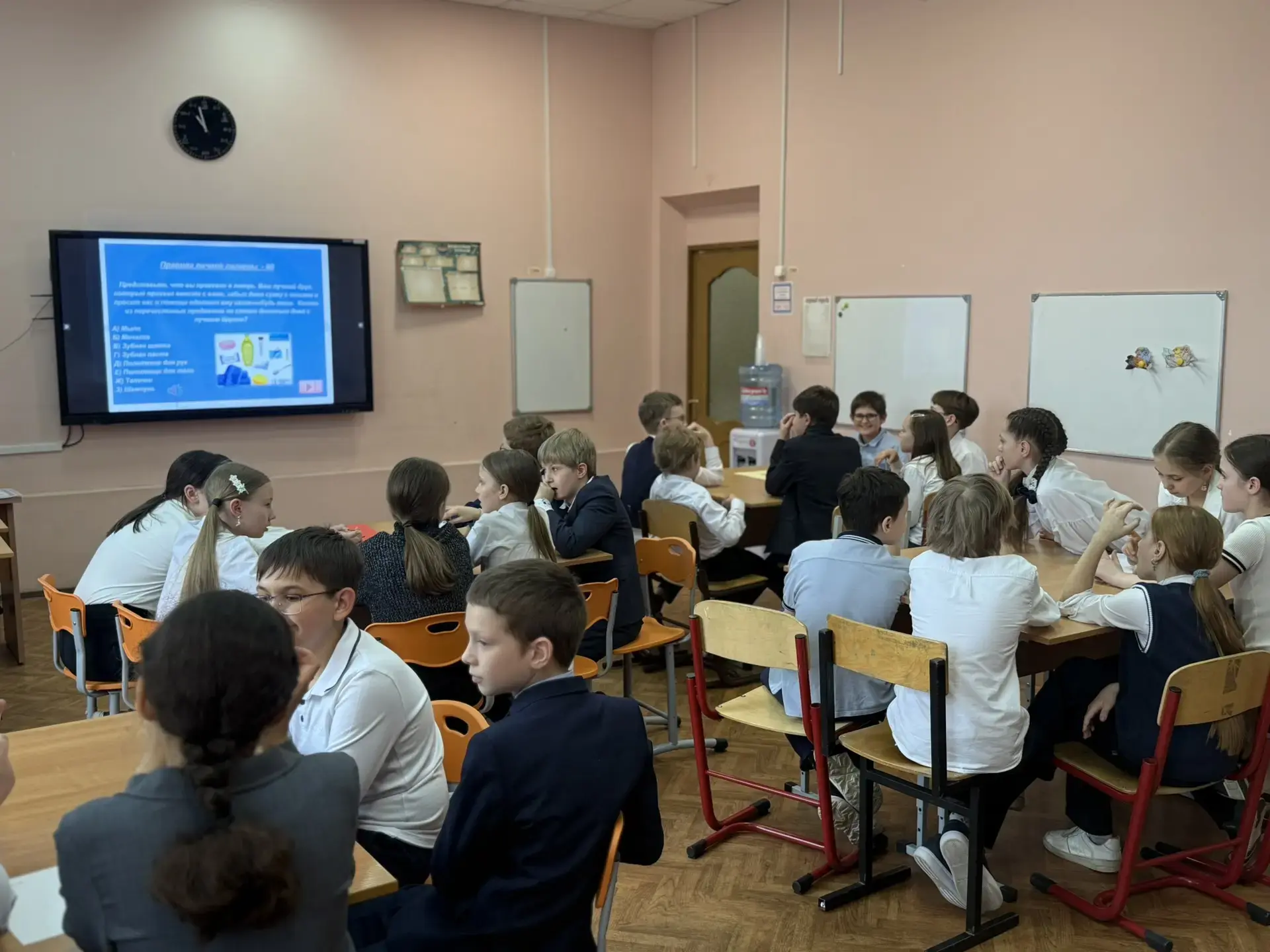 🧠 Кто сказал, что о здоровье нельзя говорить интересно?  ✨ Вчера в школе прошла игра «Брейн-ринг» на