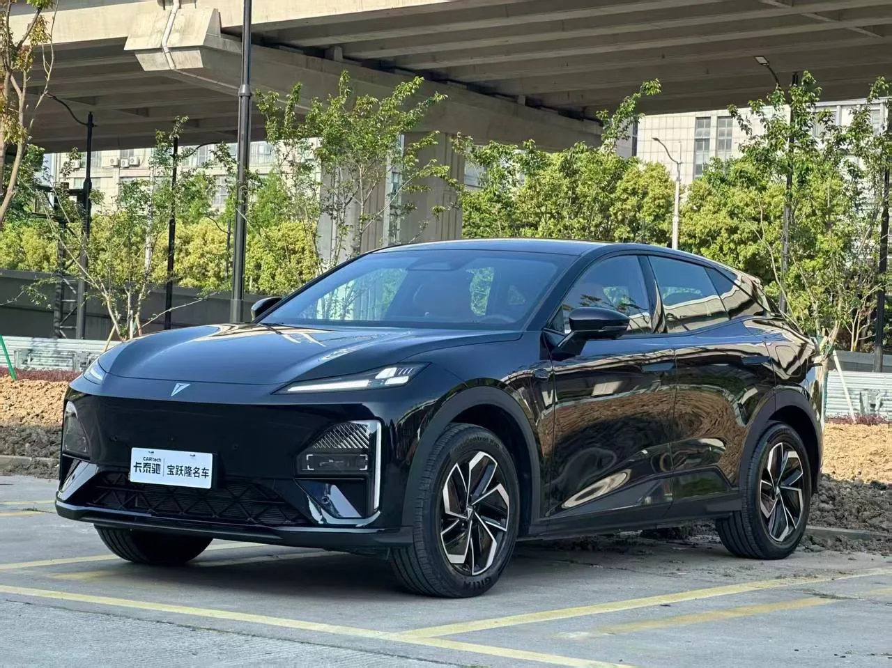 🚙 Deepal S07 Extended Range — почти новый во Владивостоке! 🚙

➡️ Главное о технике:
Гибрид 1.5 бен