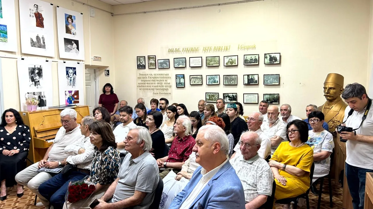 🎼 11 июня в стенах нашей библиотеки прошла музыкально-творческая гостиная, приуроченная к знаменате