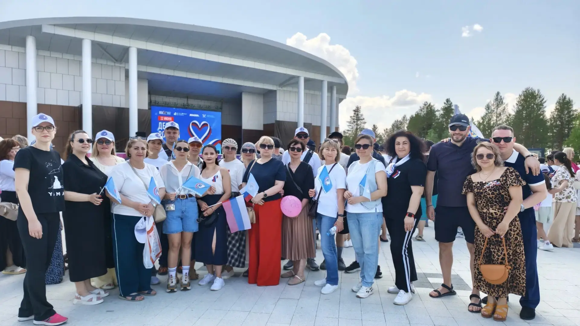 Россия – наша необъятная и прекрасная Родина! 🇷🇺

✨ Мы гордимся её богатейшей историей, заворажива