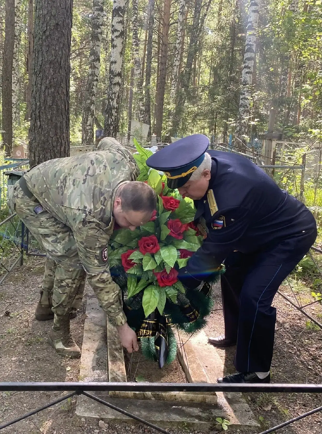 ⚡️Судебные приставы Красноярского края почтили память участника Великой Отечественной войны
 
🫡В по