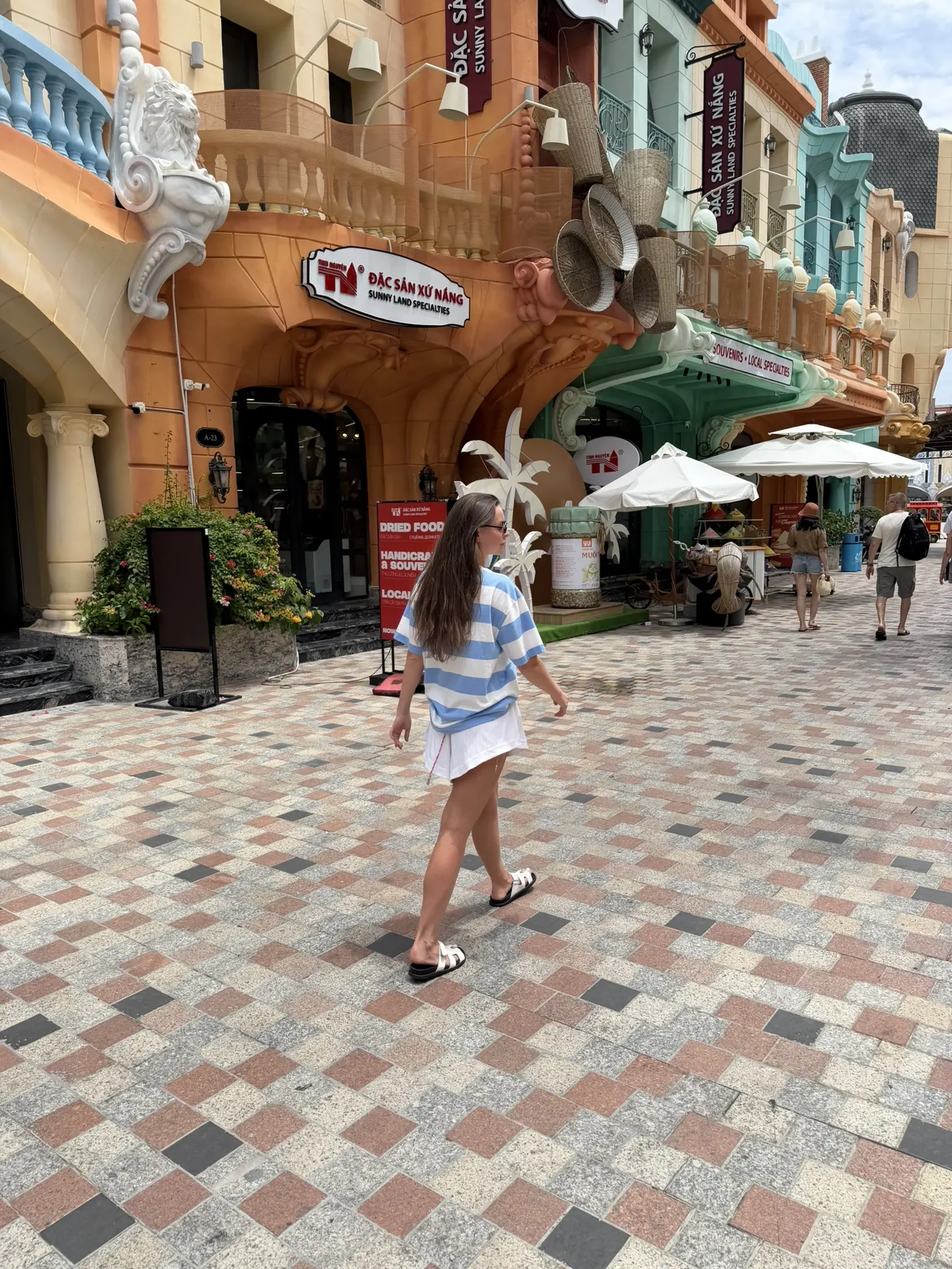 в шоке как здесь здорово) все фотки и подробности потом🎡🎠🏝️