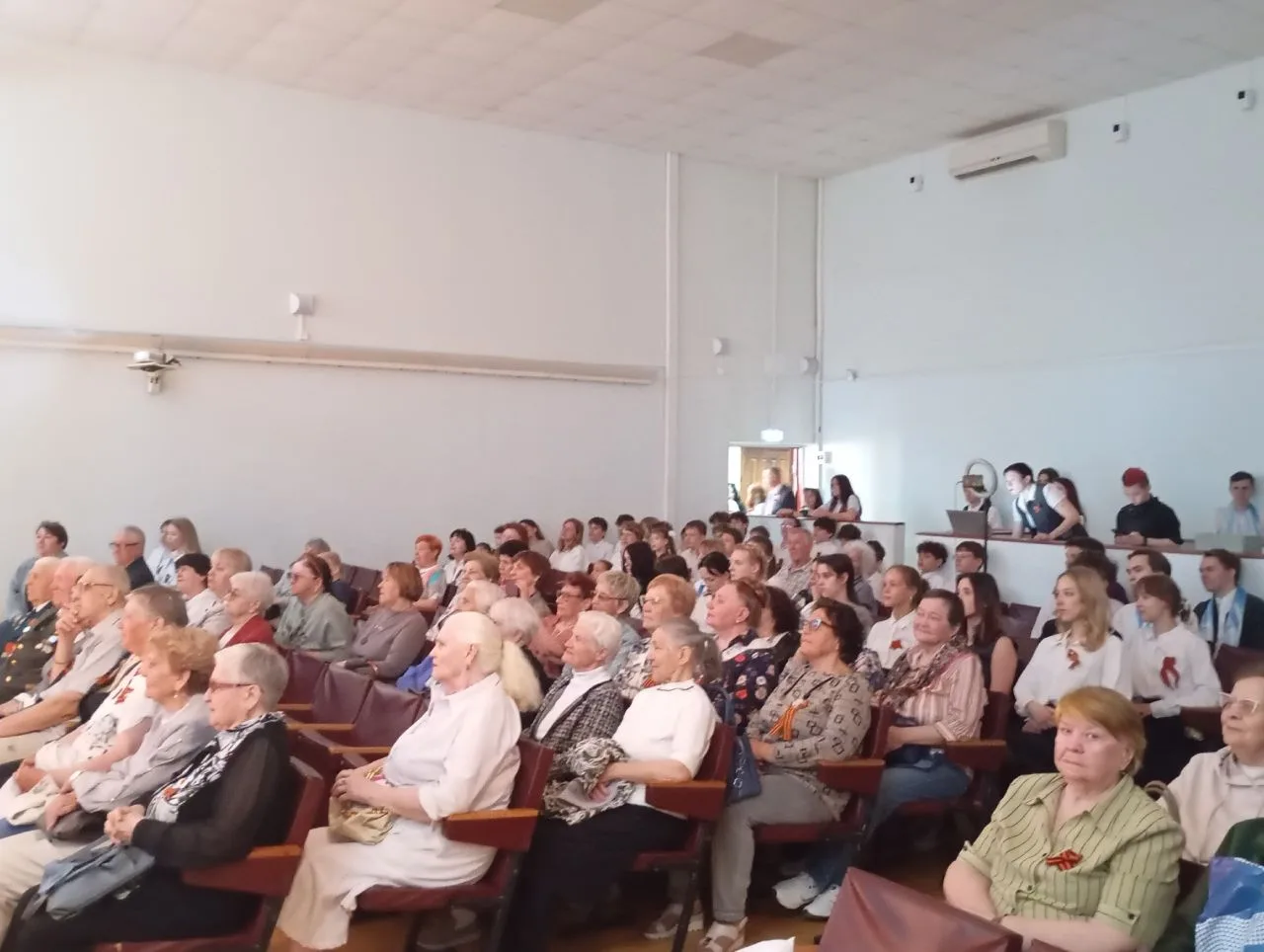 🕊️  «ЧТОБЫ ПОМНИЛИ»  7 мая 2026 года в актовом зале нашего лицея прошло событие, которое никого не о