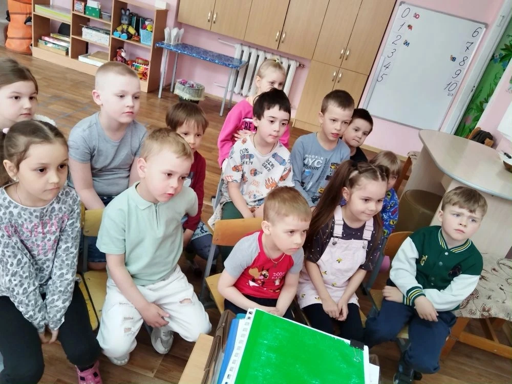 читаем вместе: "Сердце матери" М.Скребцовой раскрывает тему материнской любви и заботы. Дети очень в