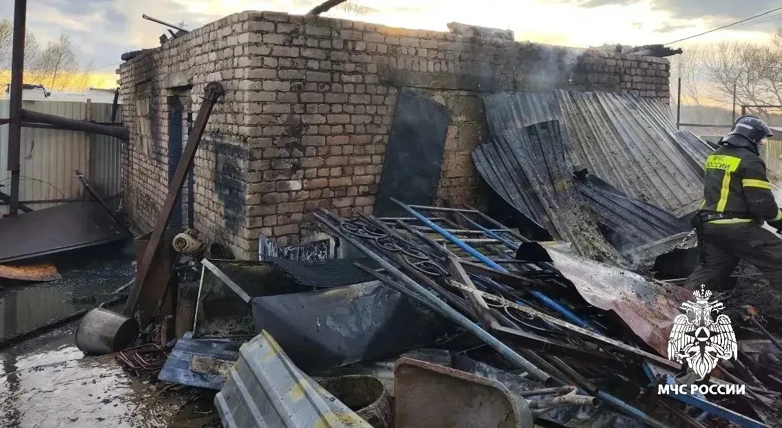 💥 Гараж и баня горели в Костромской области  Пожары в разных районах происходят с интервалом менее п