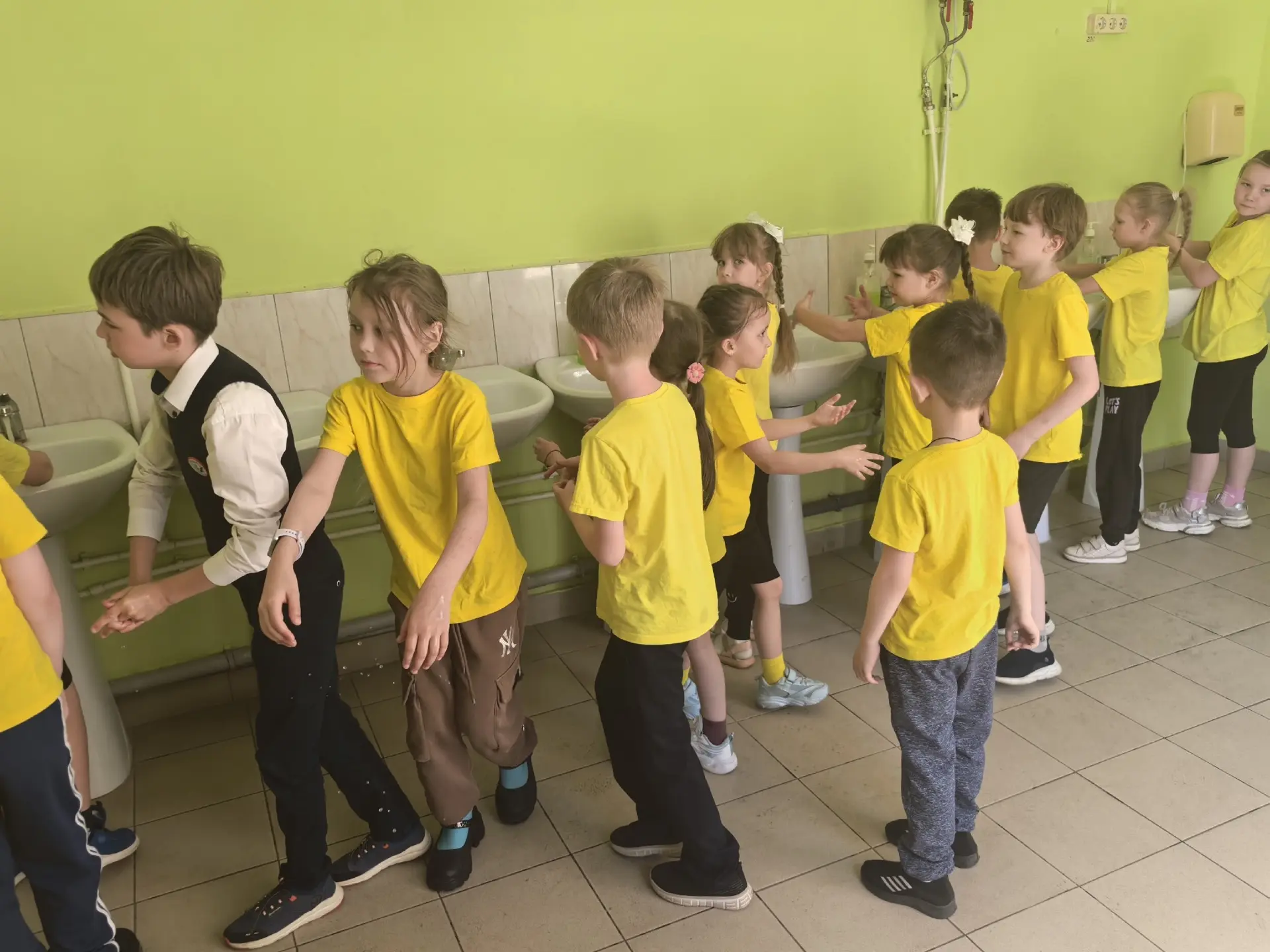 18 мая был организован родительский контроль за качеством питания 🍲🍴

Школьную столовую посетили р