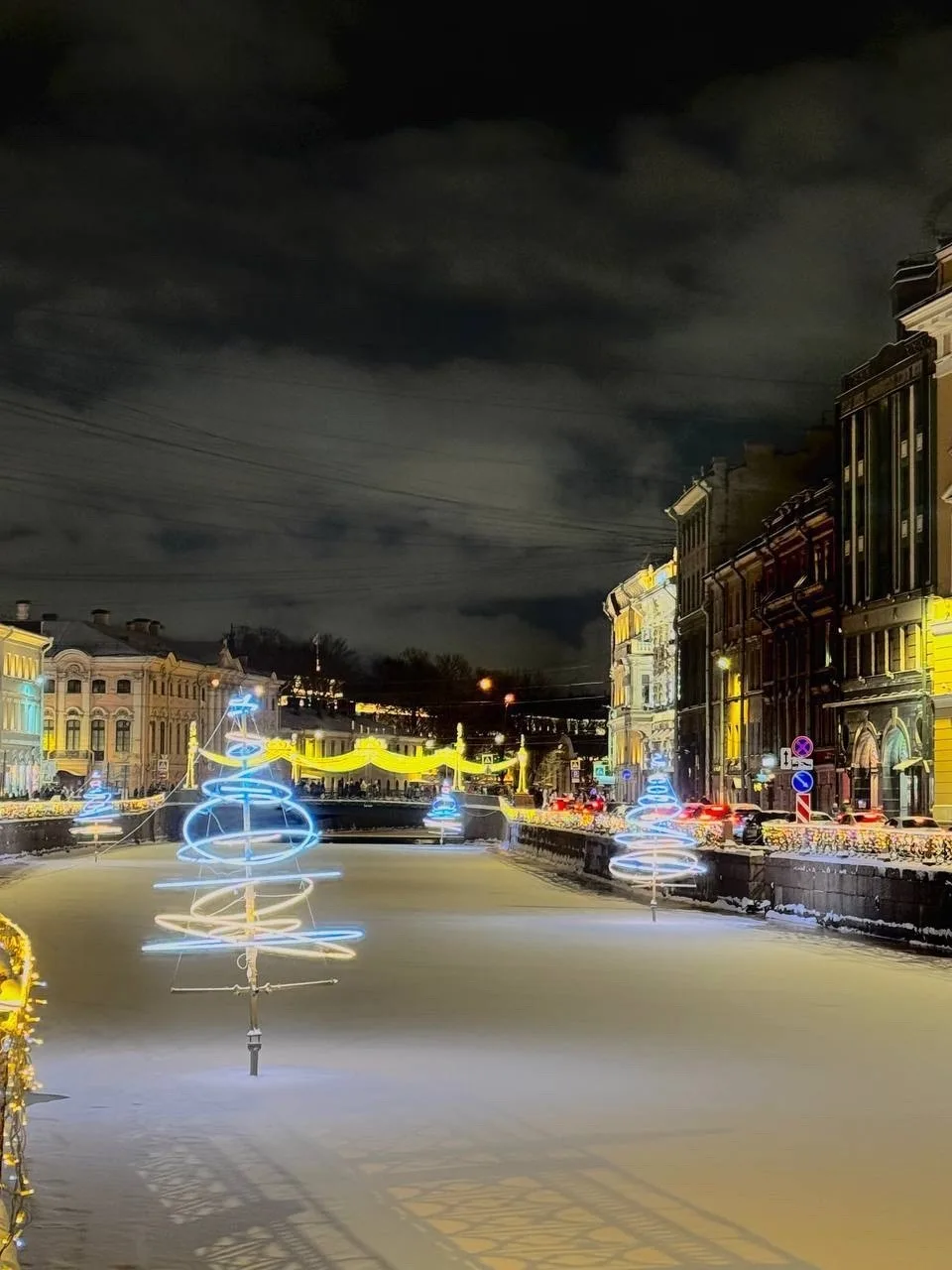 Петербург засияет к праздникам почти на полмиллиарда рублей ✨