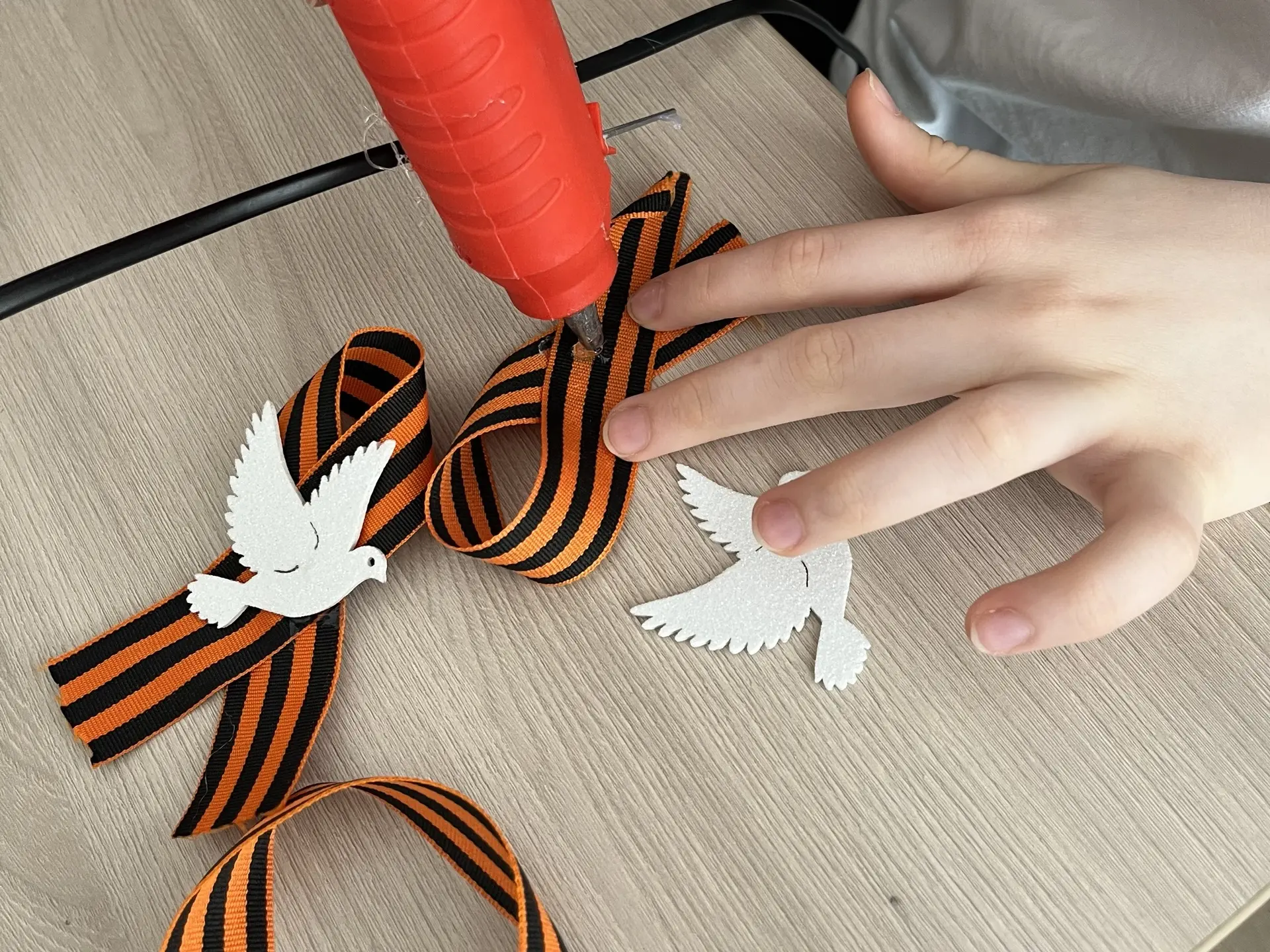 🕊️ Помним. Гордимся. Творим.  Уже завтра наступит великий праздник — День Победы. В нашей школе всю 