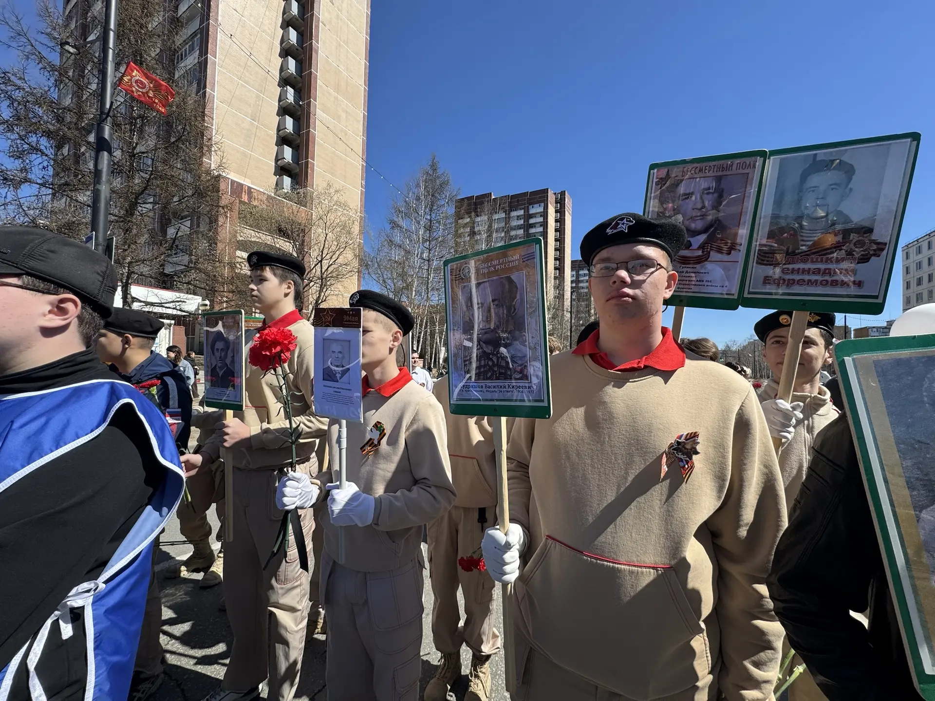 «В едином строю памяти: гимназисты и педагоги почтили подвиг героев»  Сегодня, 9 мая, наши гимназист