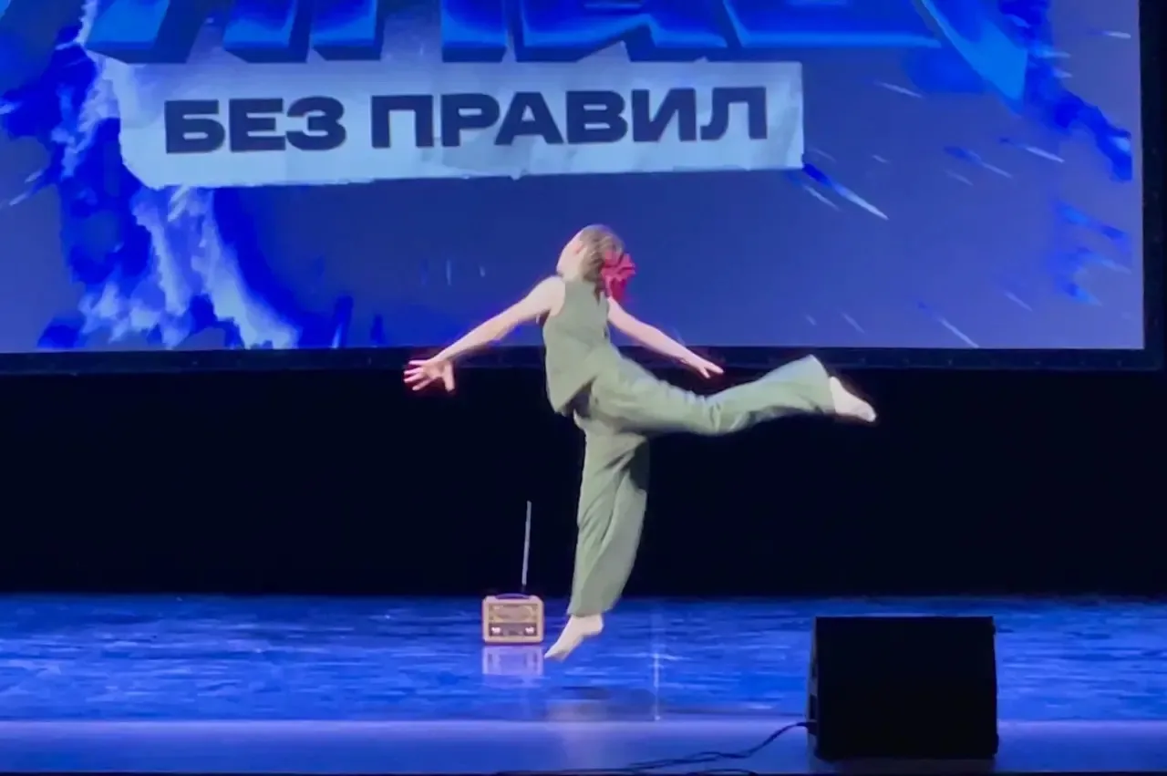 🌟 УЧЕНИЦА 3 «А» КЛАССА — ЗВЕЗДА ТАНЦА! 🌟💃✨  Поздравляем Ульяну Бондарь 🥇 с блестящей победой на конк