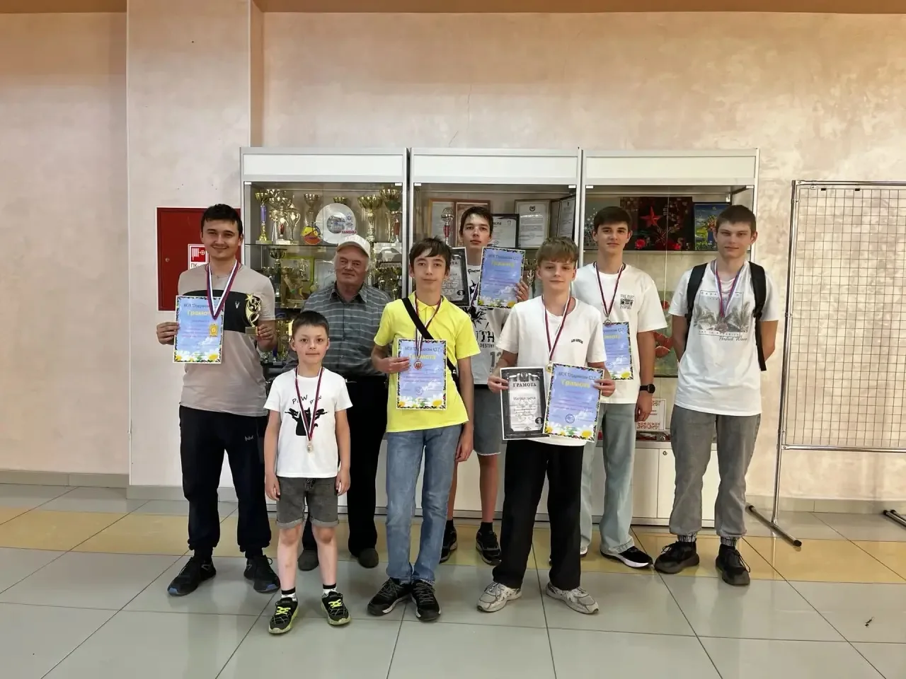 В честь Дня защиты детей в Доме культуры «Отрадное» 7 июня прошел любительский турнир п...