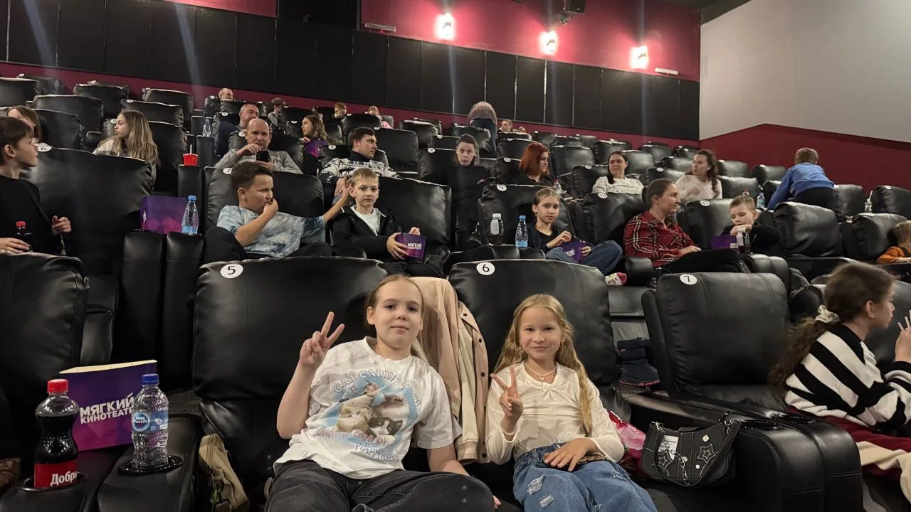 🎞️🎥27 февраля наш 3 Г класс  вместе с мамами, папами, бабушками,младшими братьями,сестрами и, конечн