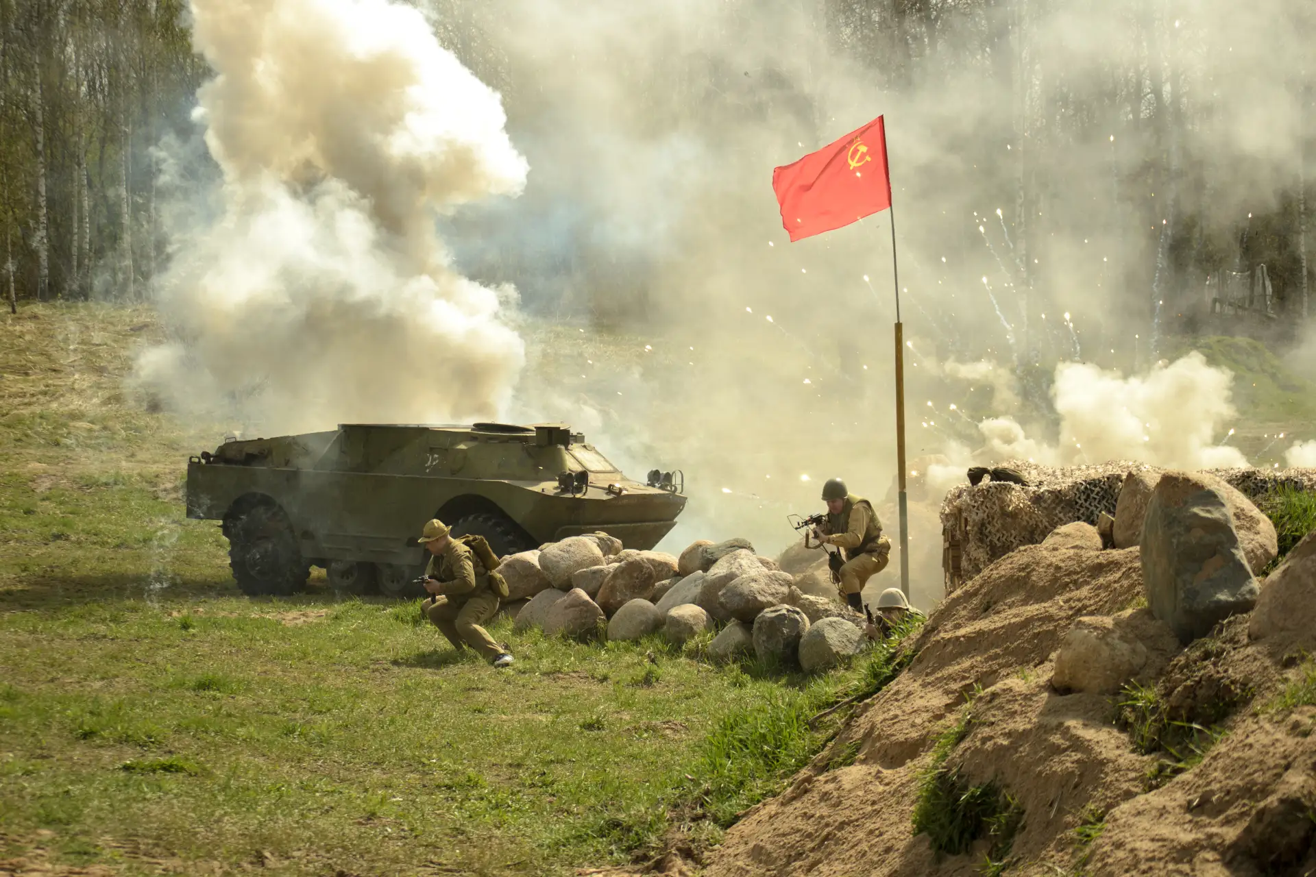 Фоторепортаж: в Смоленске прошла военная реконструкция «Афганский излом»  25 апреля в парке военной 
