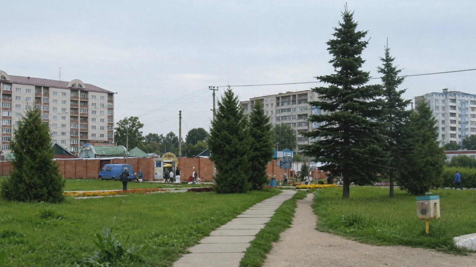 Жители Хотьково обеспокоены продажей и возможным сносом центрального рынка на улице Май...