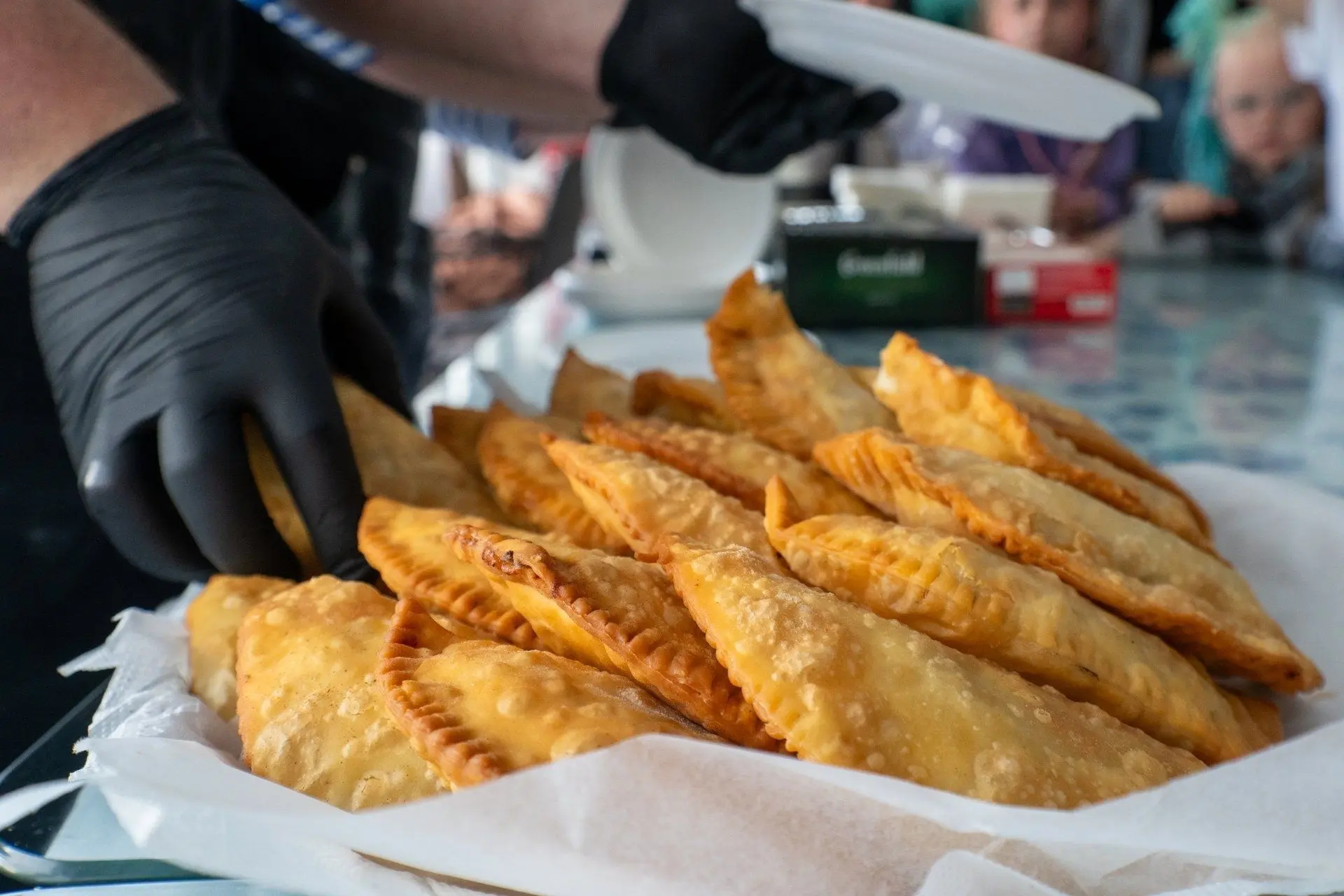 Вкусные сезоны в "Азовском"  Проведите майские праздники в гастрономическом марафоне: 10 дней - 10 к
