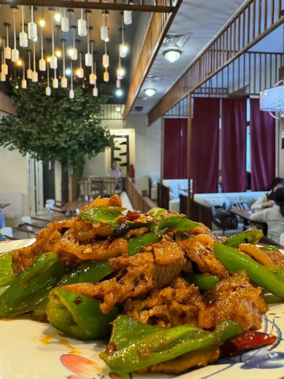 А вот и место на Баумана для тех, кто любит китайскую кухню.