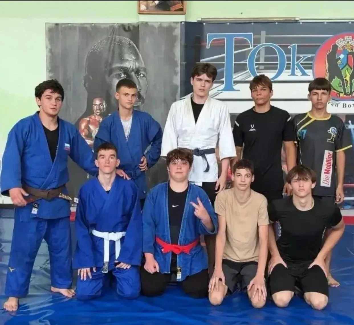 🇷🇺В Спортивной школе г. Токмак прошёл мастер-класс по самбо, посвящённый Дню воссоеди...