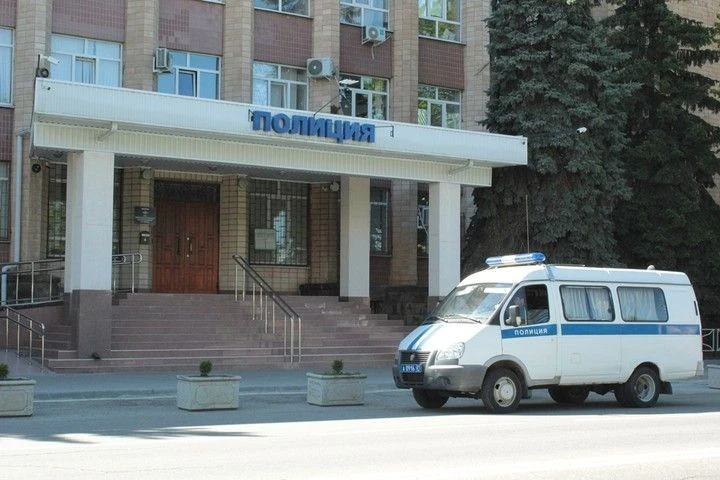 В Майкопе оперативники уголовного розыска в считаные часы задержали подозреваемого в уг...