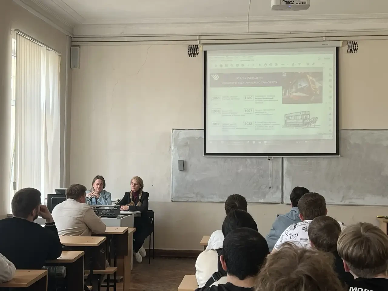 😍 Все ищут работу по-разному, а вот к студентам ПГУПС работа приходит сама!  Специалисты СПб ГУП «Го