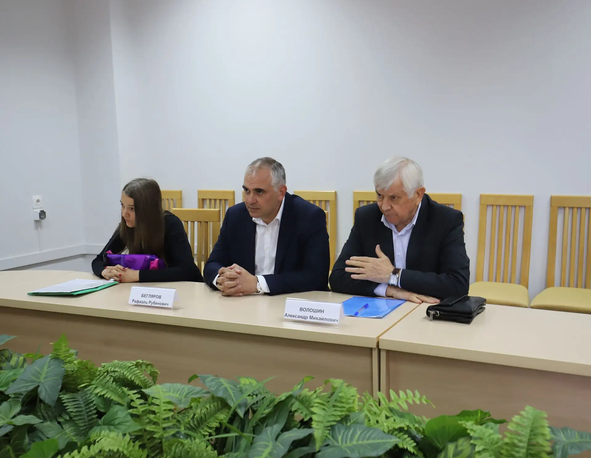 Министр ТЭК и ЖКХ края Денис Сорокалетов провёл личный приём граждан по вопросу водосна...