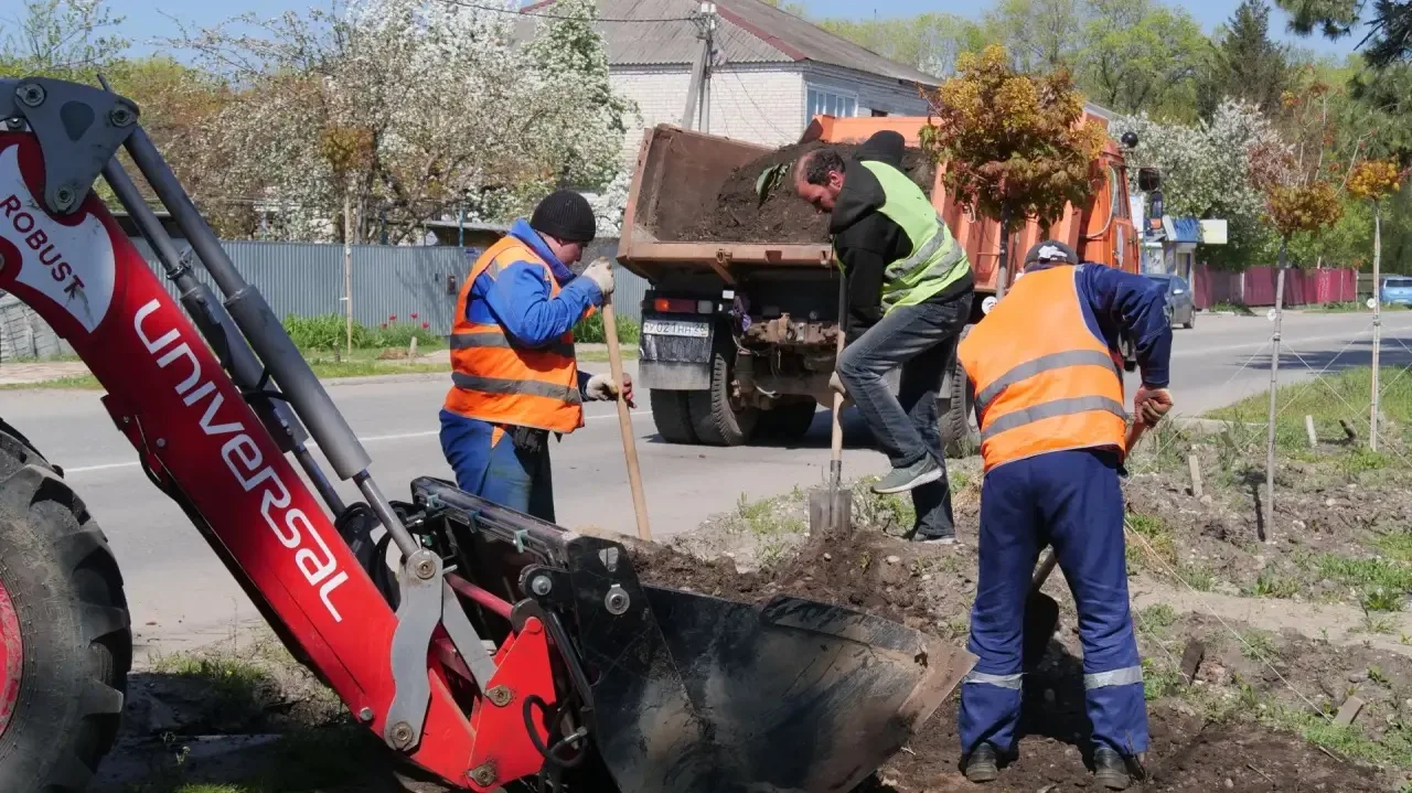 Хозяйственно-эксплуатационная служба продолжает системную работу по наведению санитарного порядка и 