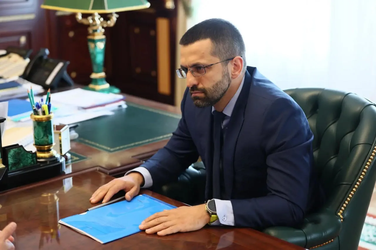 Знакомьтесь, это назначенный сегодня вице-губернатором Челябинской области Андрей Грачё...