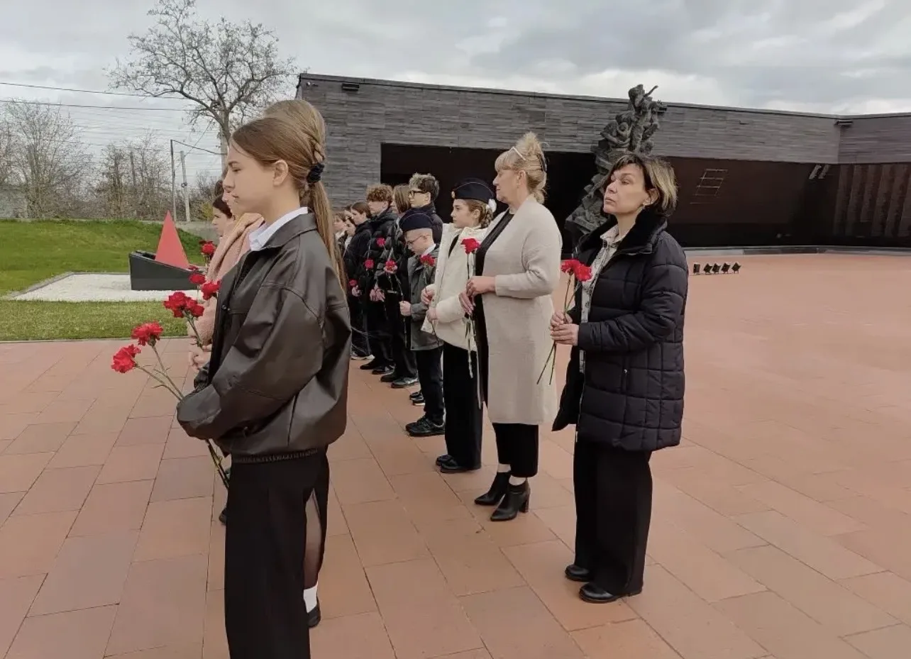 В музейном зале Мемориала жертвам фашистской оккупации Крыма 1941-1944 гг. «Концлагерь «Красный» сос