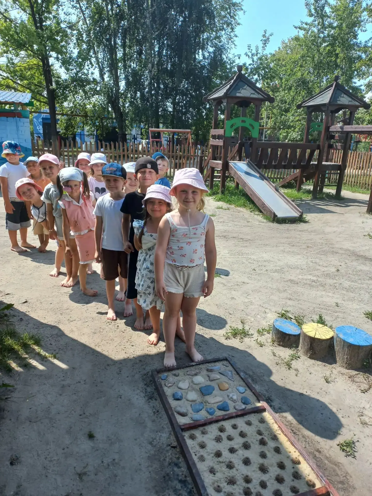 ☀️ Солнце, воздух и вода — наши лучшие друзья!

Лето в самом разгаре, и мы используем каждый тёплый 
