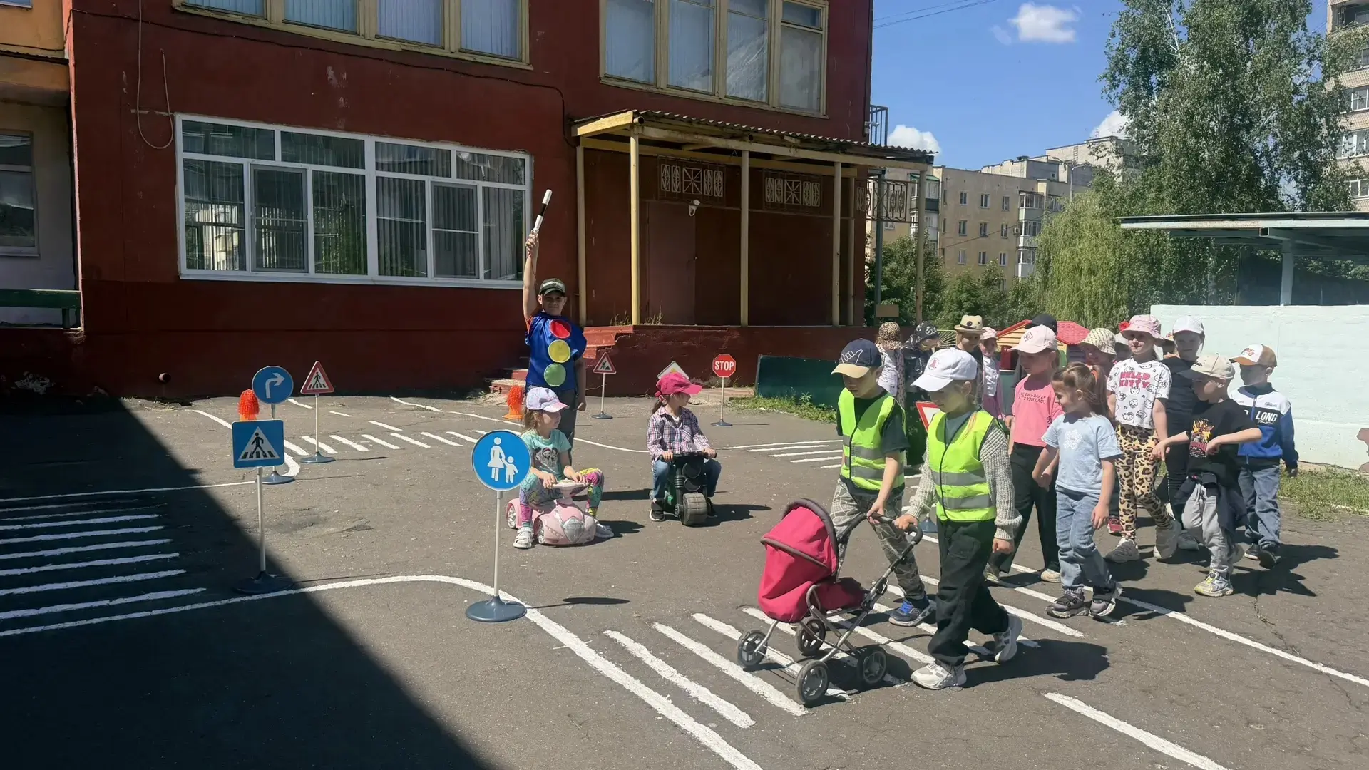 3 июня состоялась профилактическая  беседа  с детьми старшего дошкольного возраста «Юны...