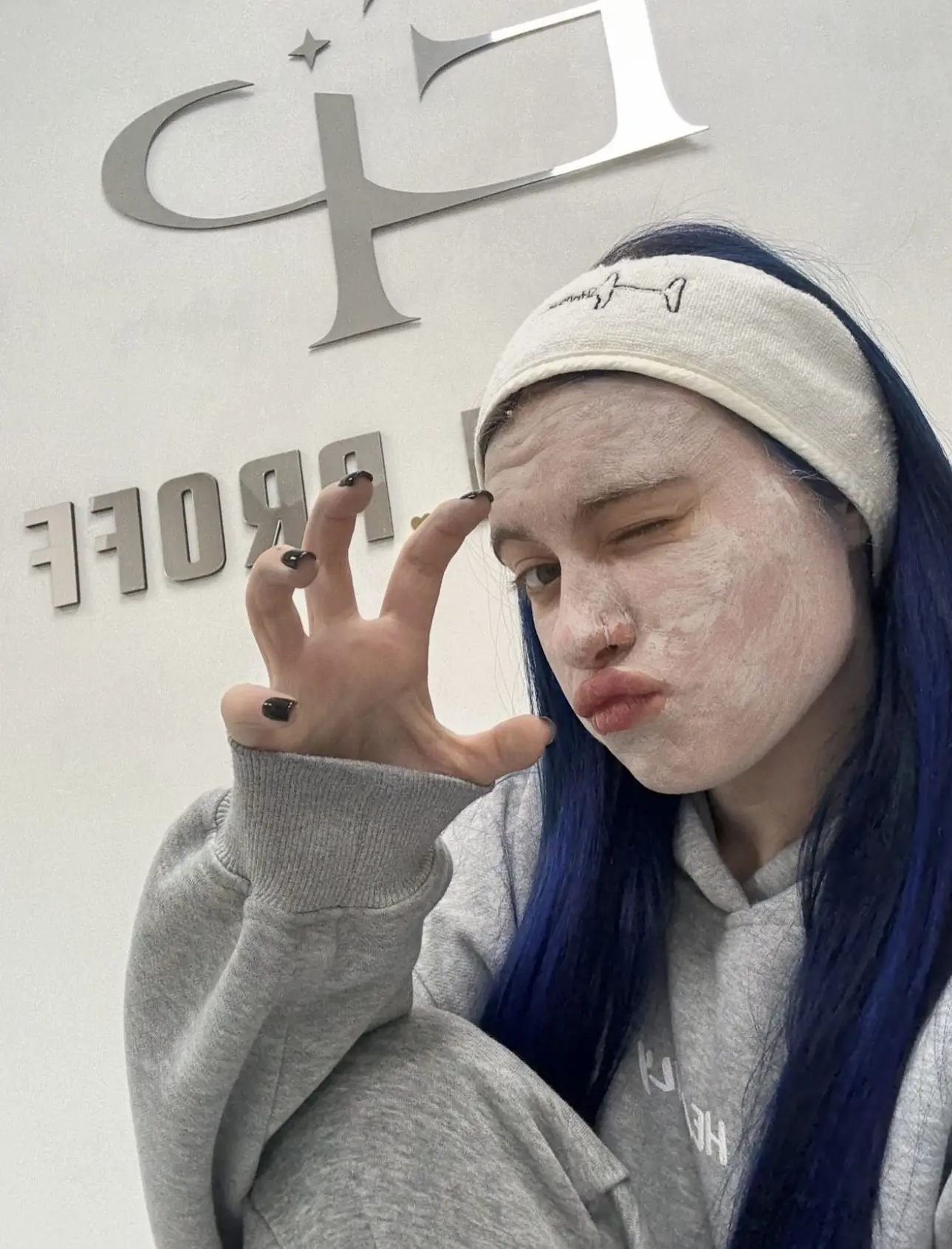 Кто тоже любит уходовые процедуры?
❤️ — Я
🔥 — Не моё