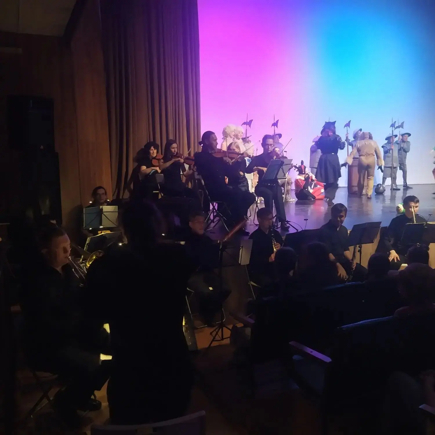 🎶 Волшебство музыки: ребята из пришкольного лагеря увидели «Бременских музыкантов» с с...