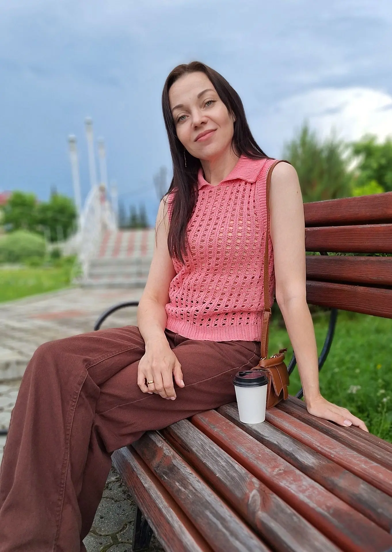Топ "Лёгкость" в более ярком цвете мне тоже очень нравится 🥰
.
.
✔️Лёгкий, ажурный узор
✔️Простой к